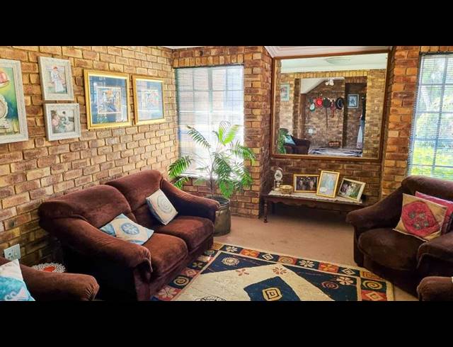 5 BEDROOM HOUSE FOR SALE IN MONTANA PARK